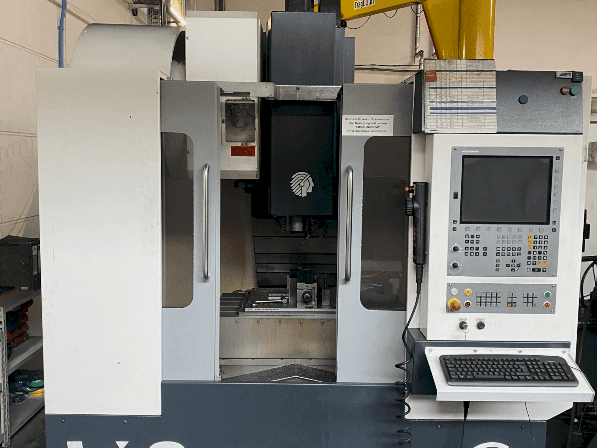 Čelní pohled  na Huron VX8  stroj