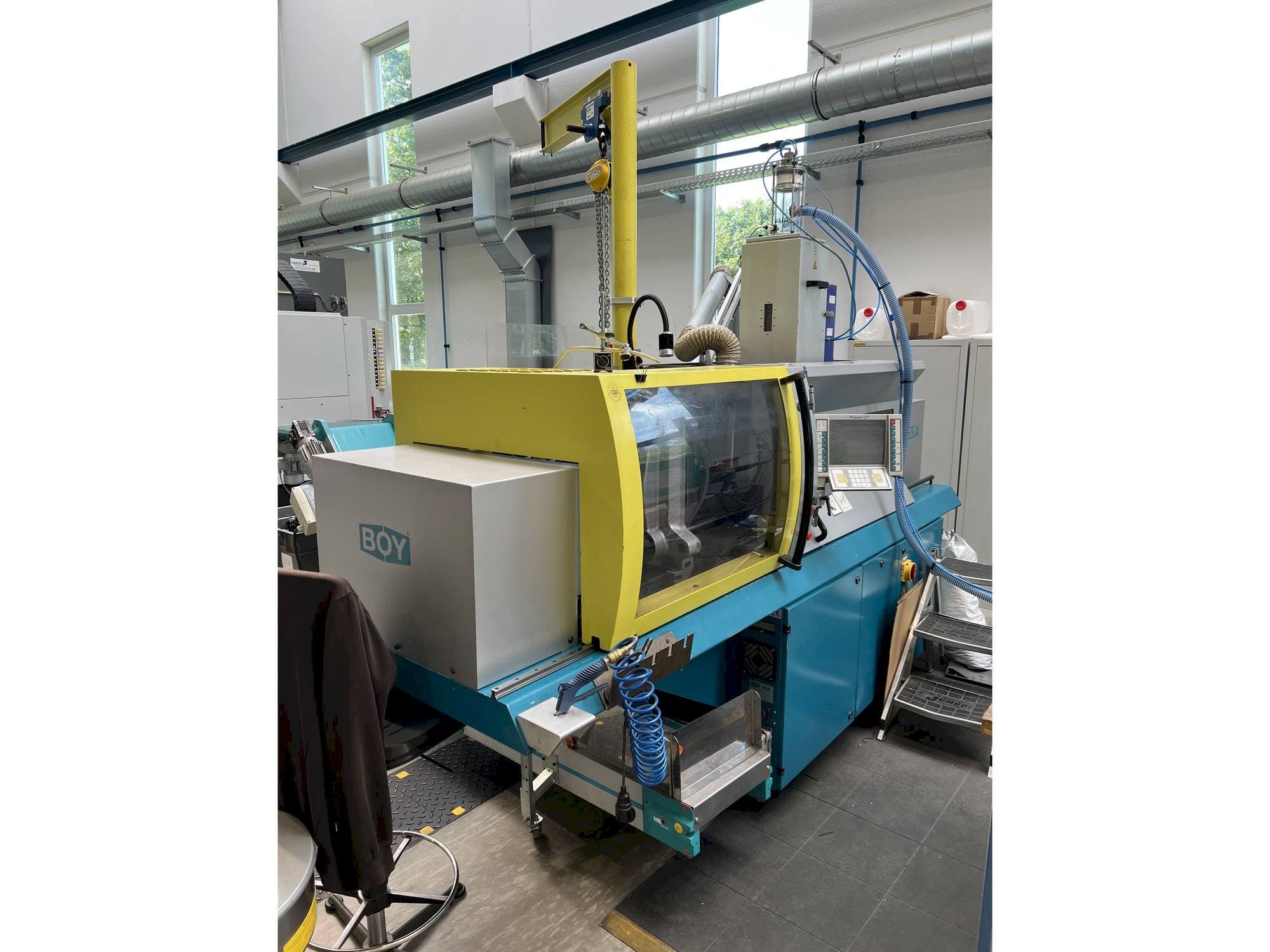 Levý pohled  na BOY 55A  stroj