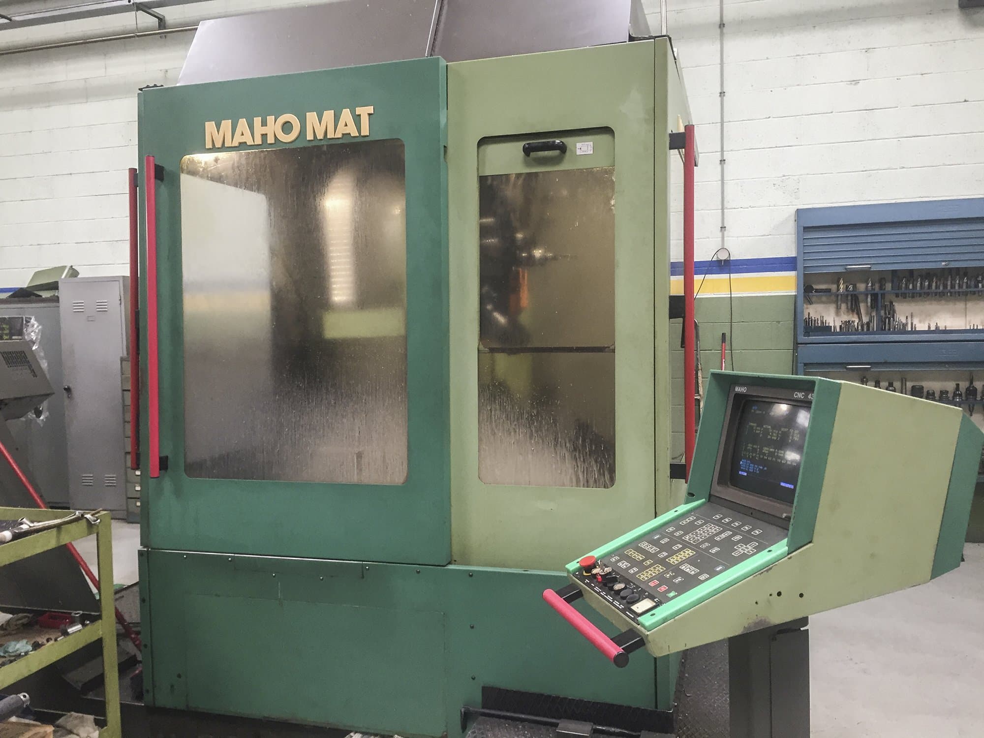 Pravý pohled  na Maho Mahomat 650 stroj