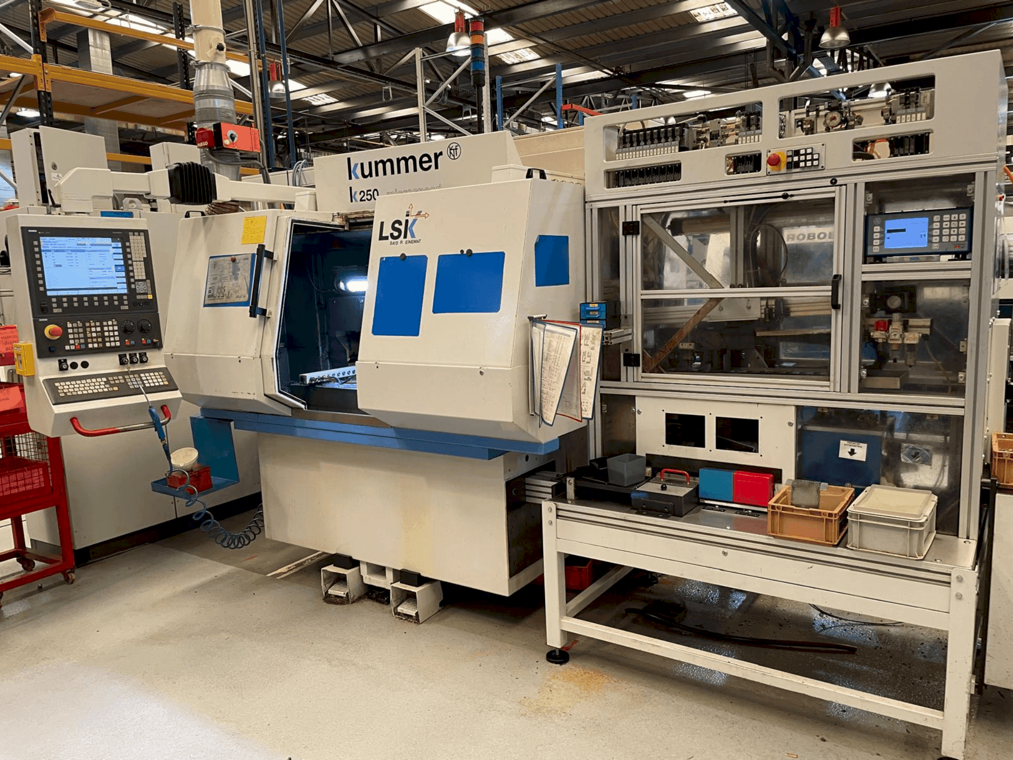 Čelní pohled  na KUMMER K250  stroj