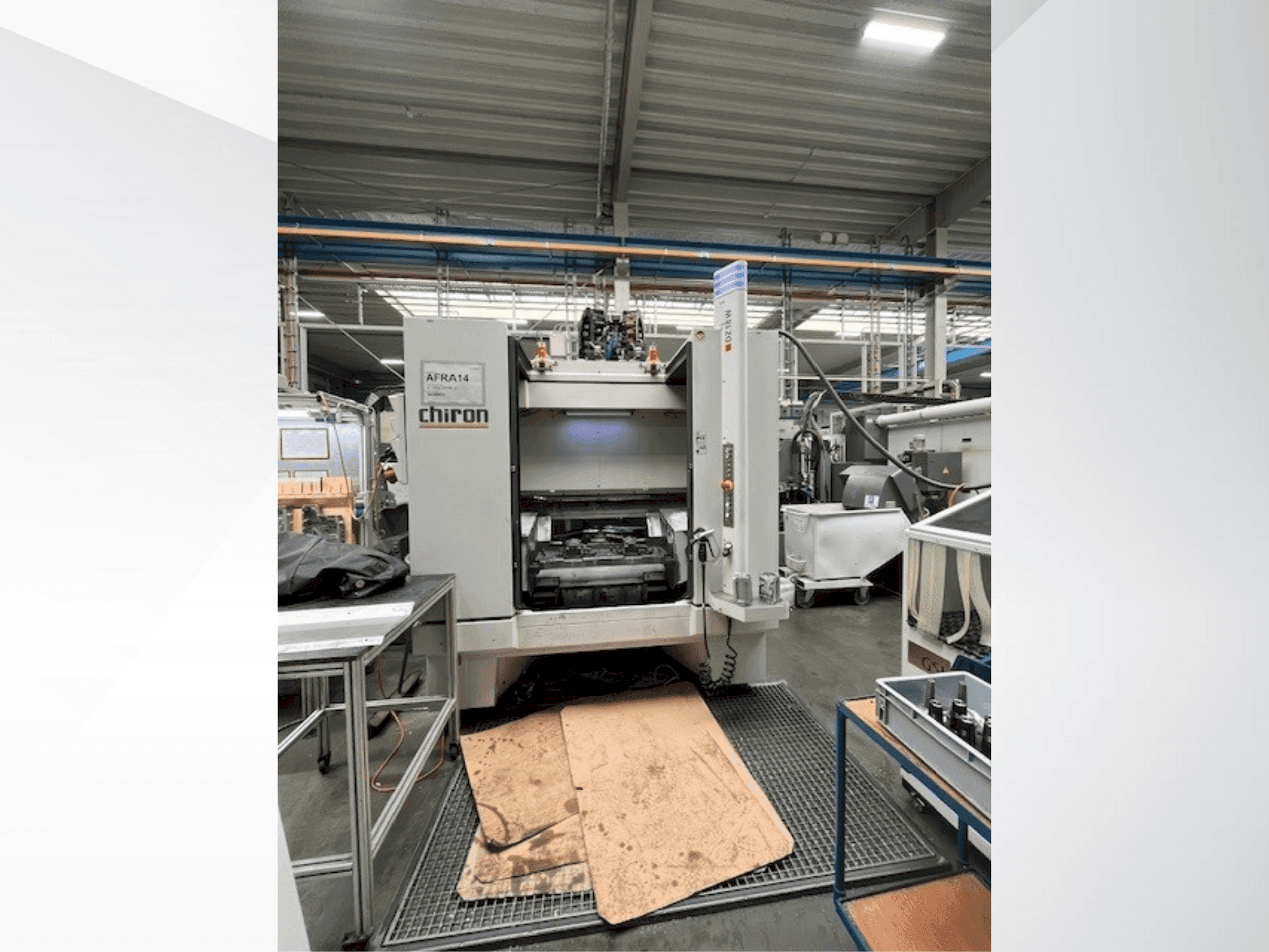 Čelní pohled  na CHIRON DZ 18 W  stroj