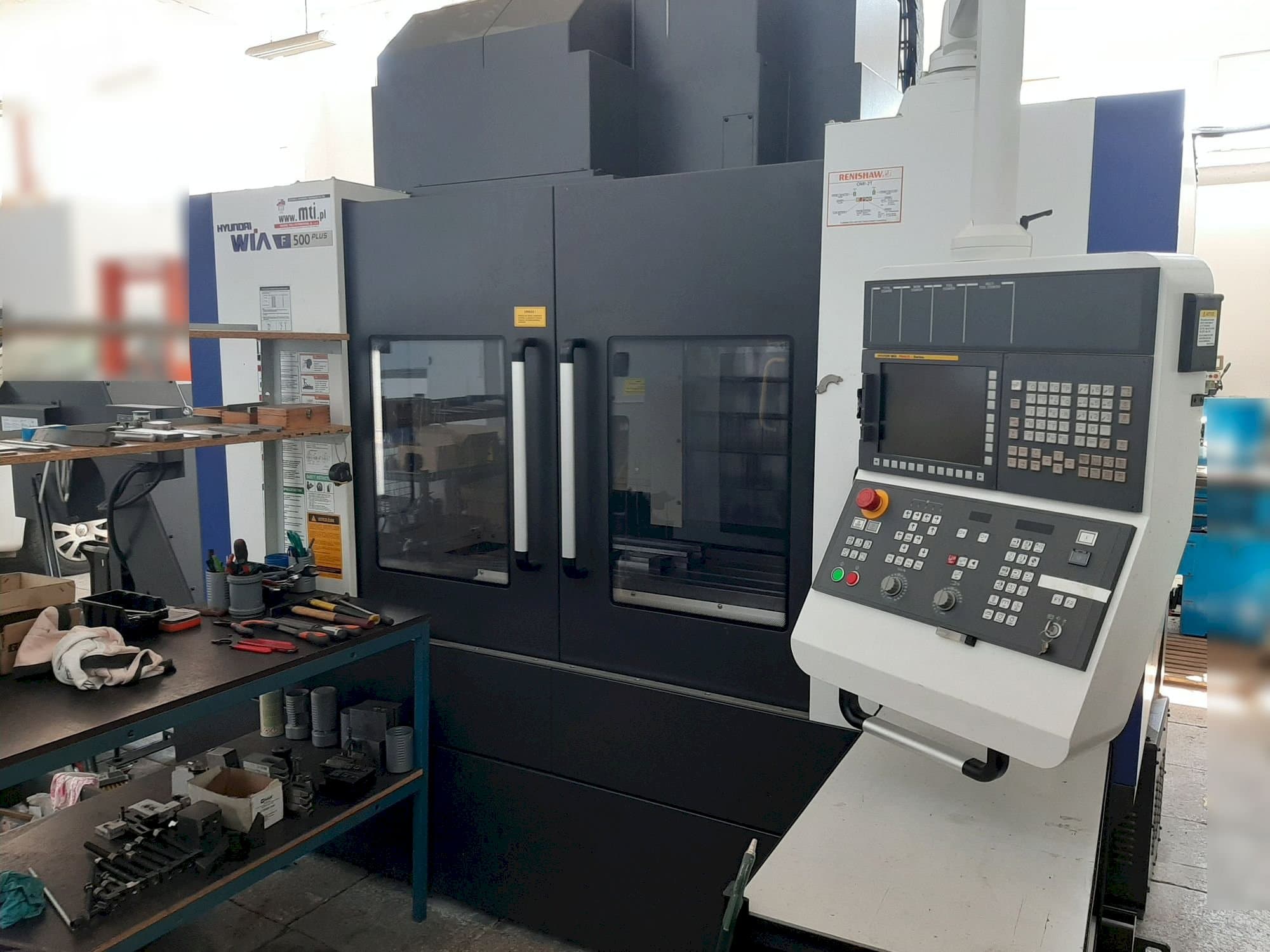 Čelní pohled  na Hyundai Wia F500 PLUS  stroj