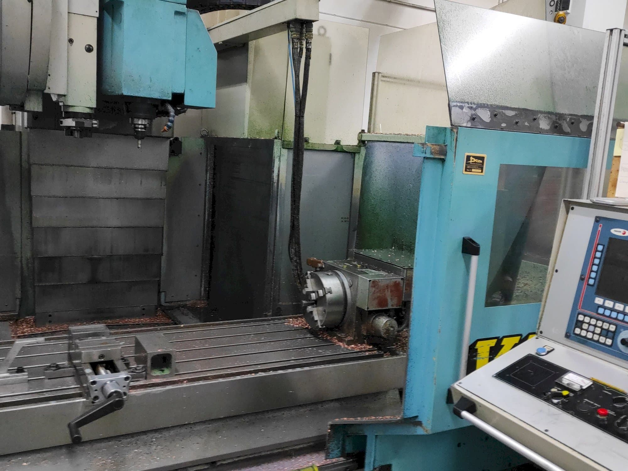 Čelní pohled  na ANAYAK V-1800  stroj