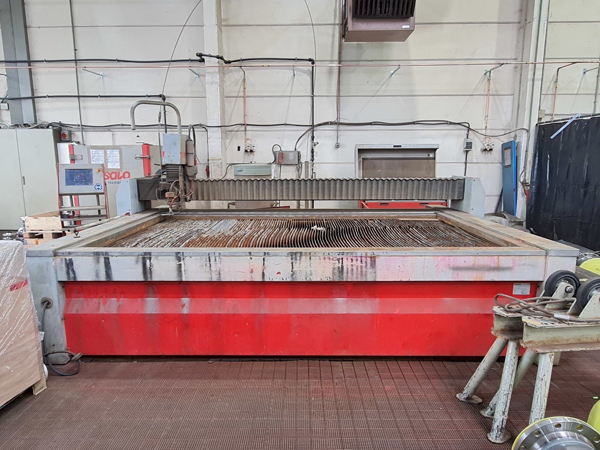 Čelní pohled  na Resato R-LCM 3015-1  stroj