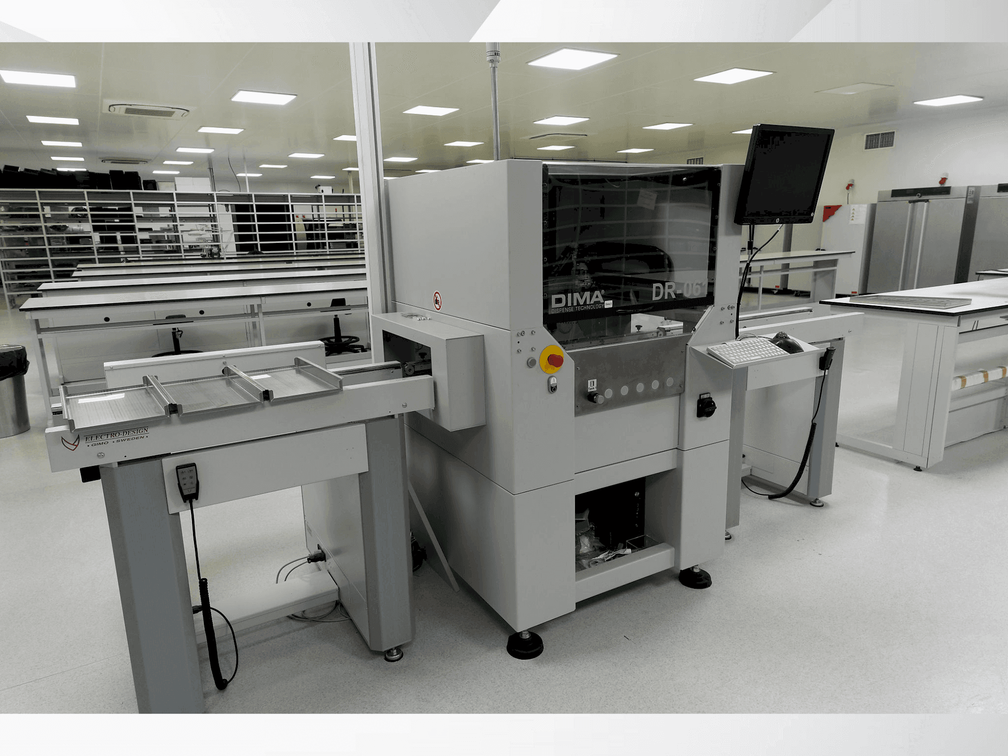 Čelní pohled  na DIMA DR-061  stroj