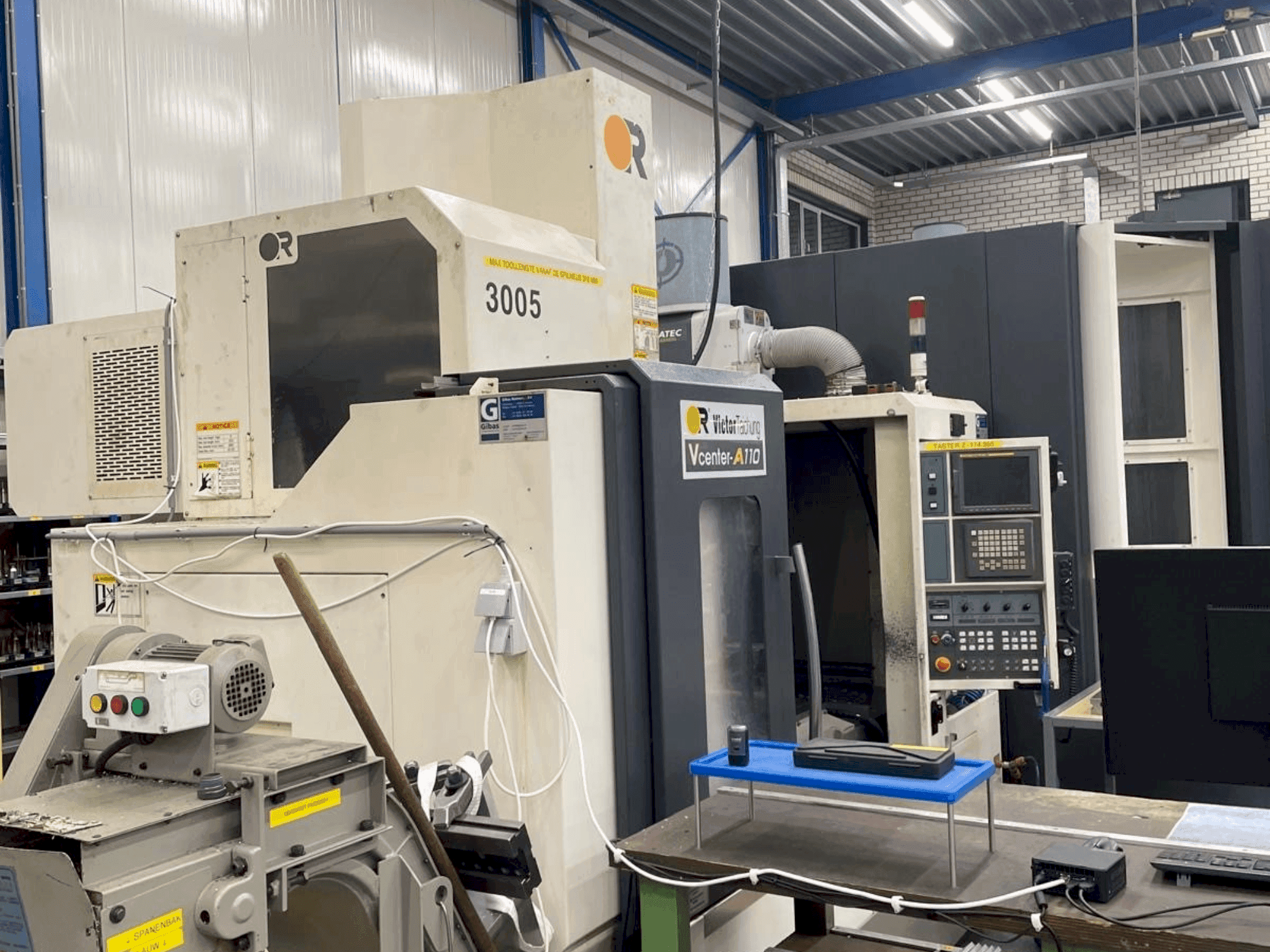 Čelní pohled  na VICTOR TAICHUNG A110  stroj