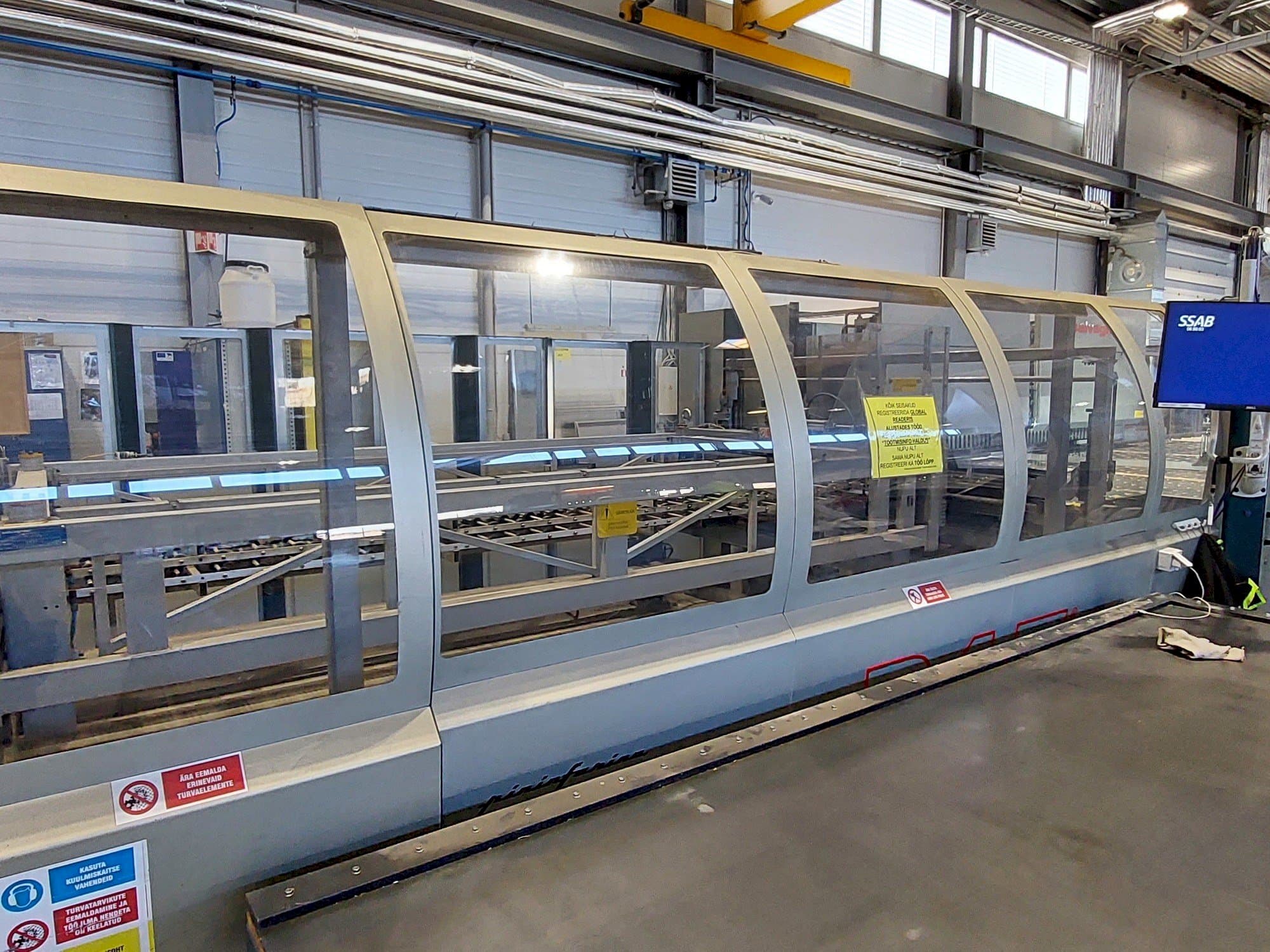 Čelní pohled  na Salvagnini S4 0929 + P4 line  stroj