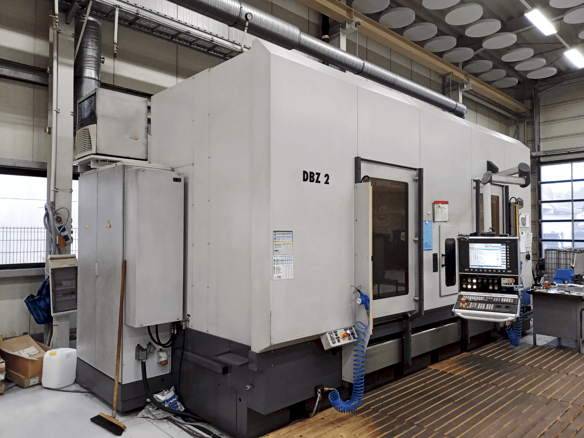 Čelní pohled  na AXA DBZ 2 / 50  stroj