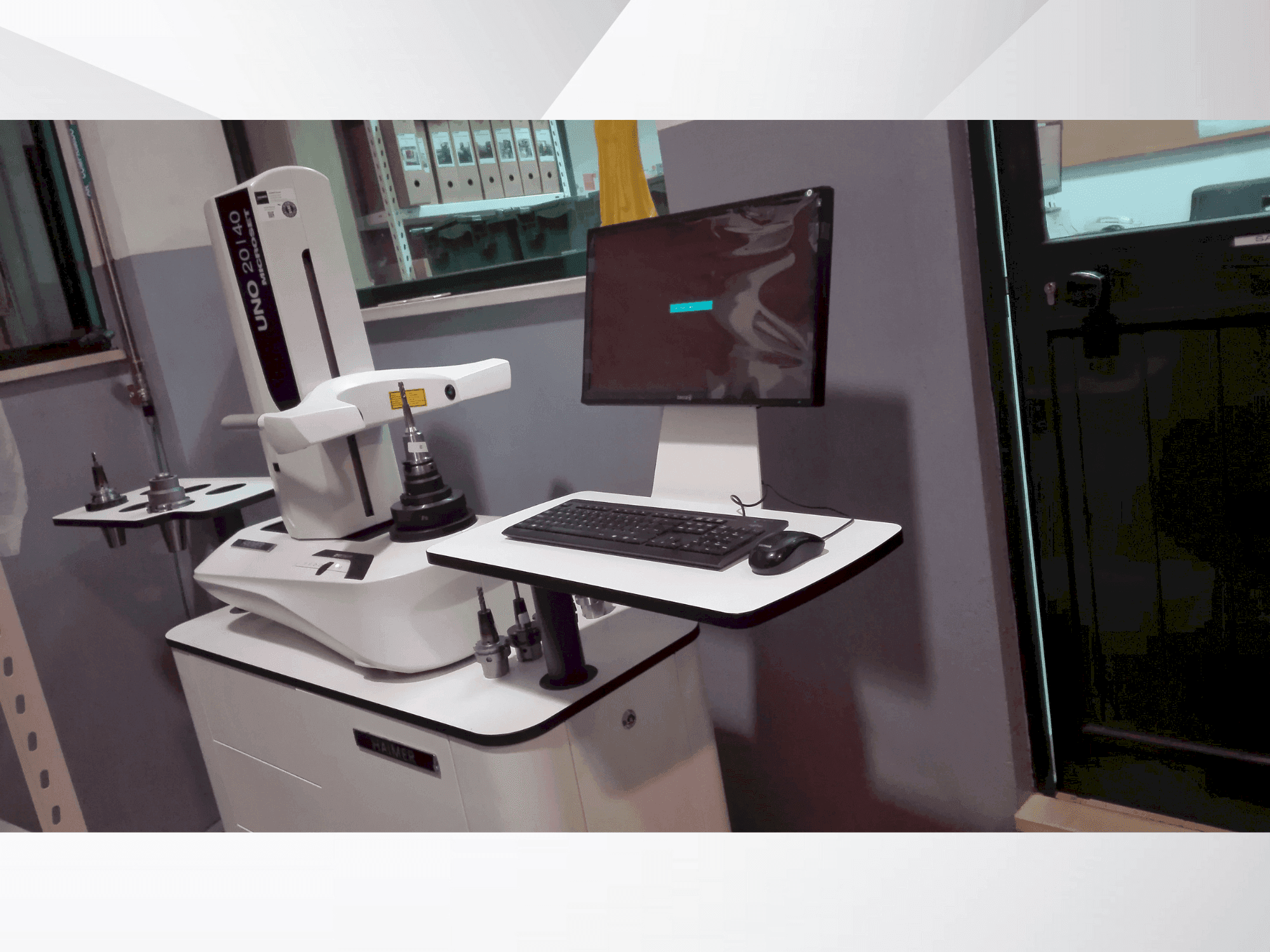 Čelní pohled  na HAIMER UNO 20/40 microset  stroj