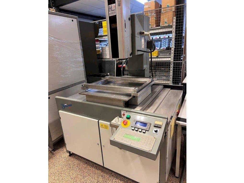 Čelní pohled  na Apos 600  stroj