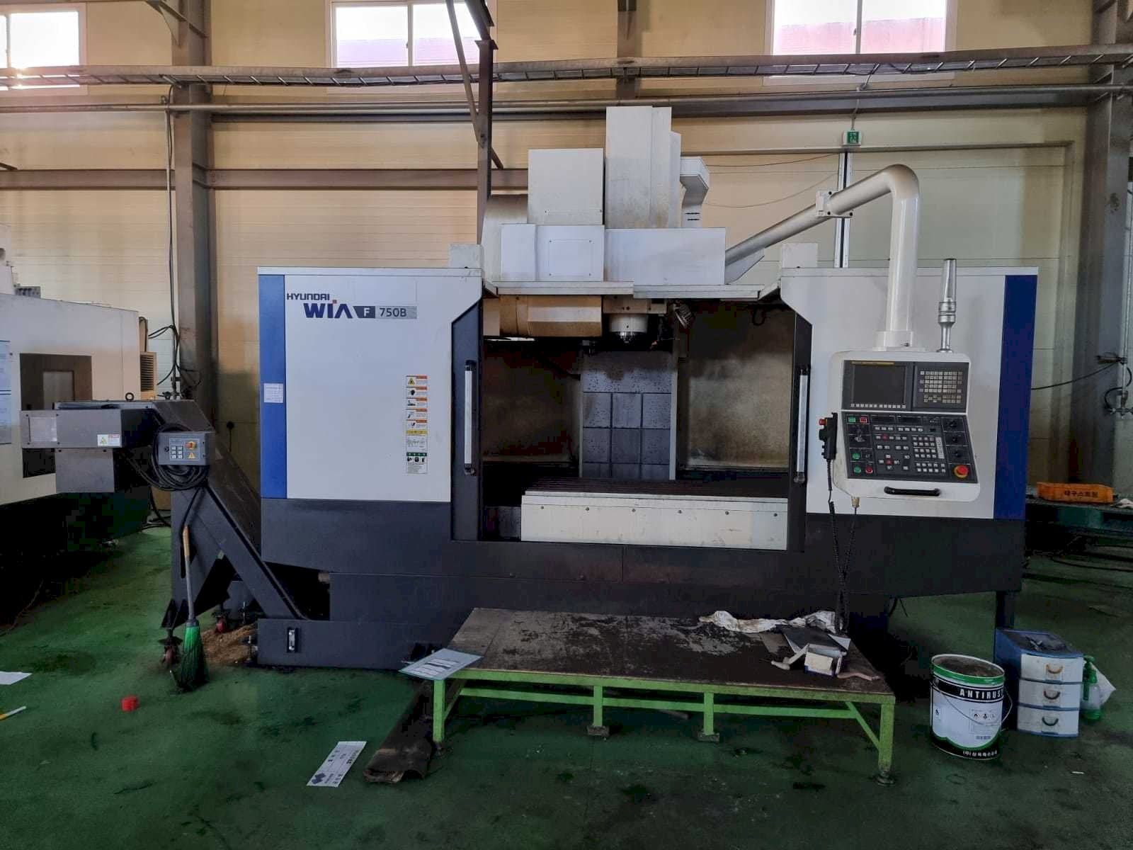 Čelní pohled  na Hyundai Wia F750B  stroj