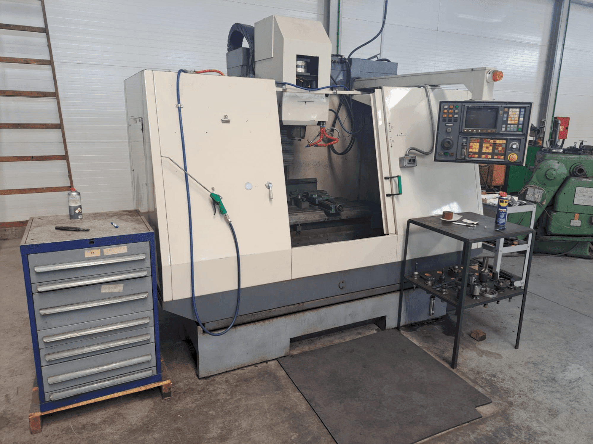 Čelní pohled  na Cincinnati Sabre  stroj