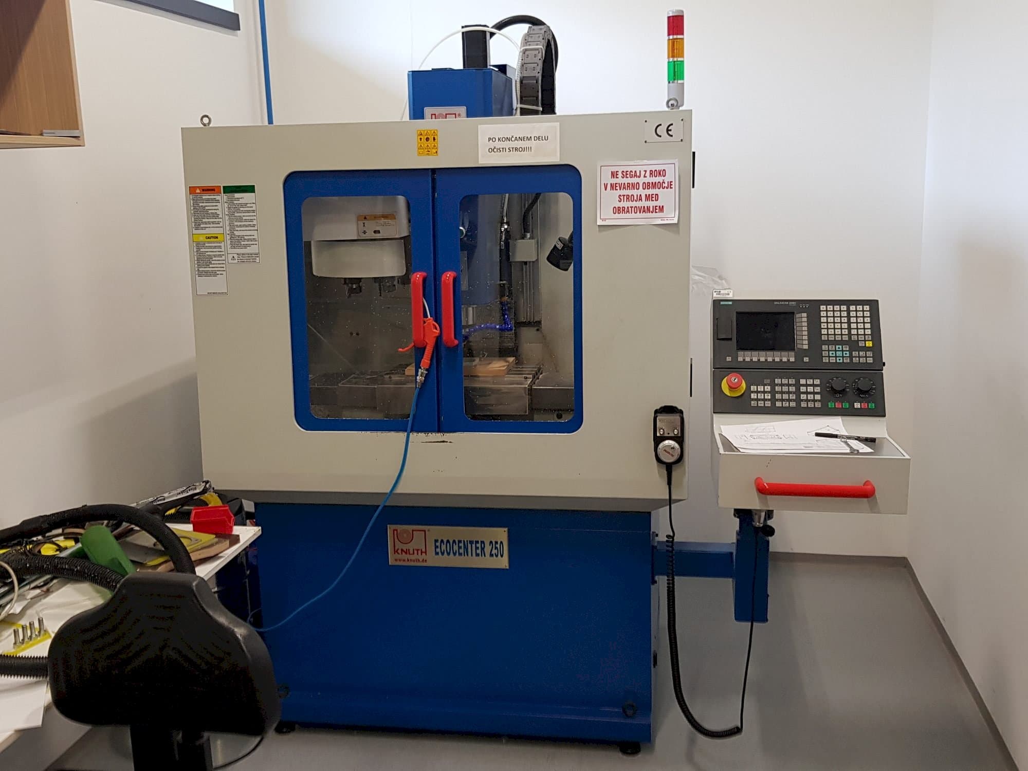 Čelní pohled  na KNUTH EcoCenter 250  stroj