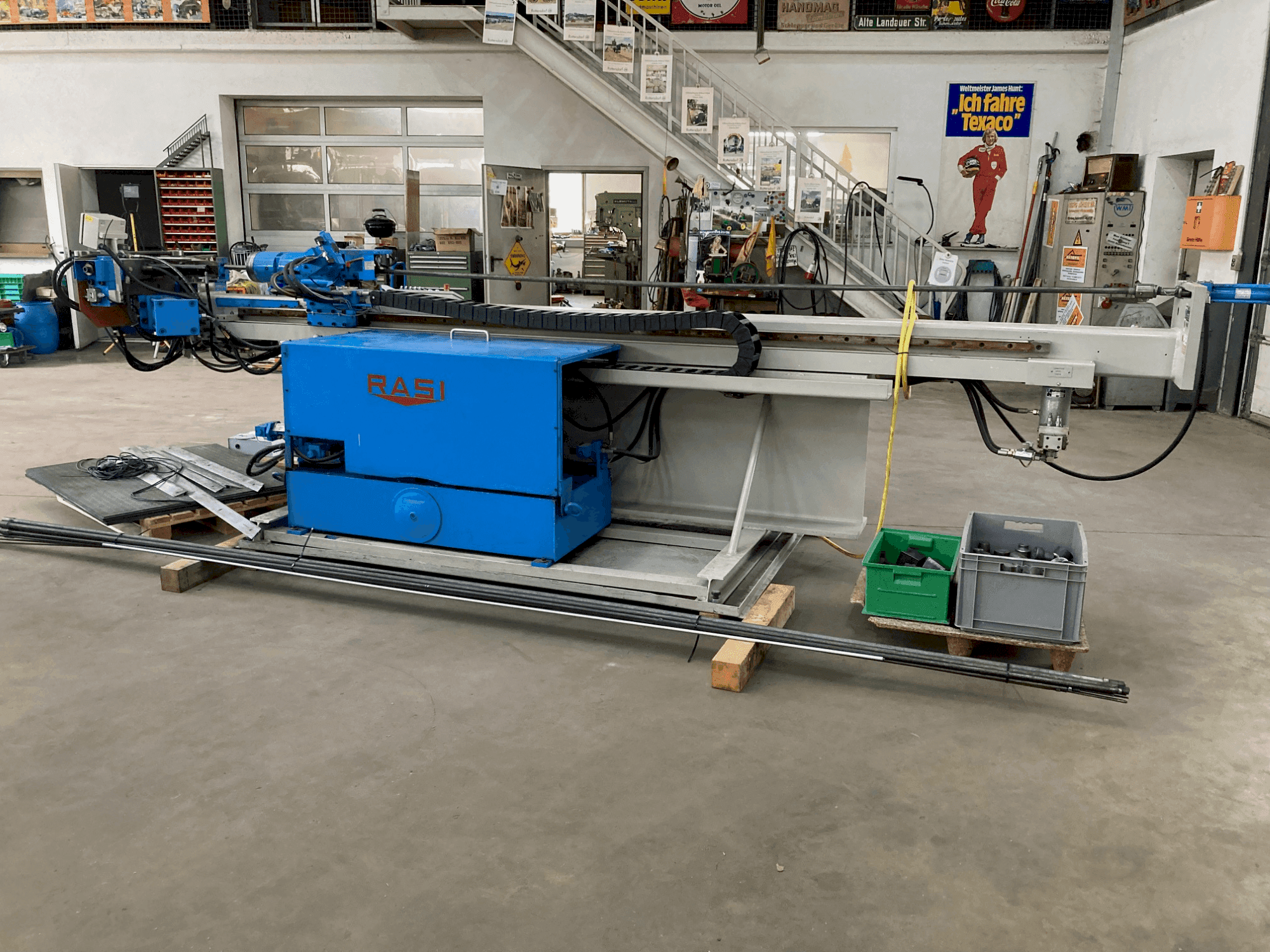 Čelní pohled  na Rasi S80.2 V3  stroj