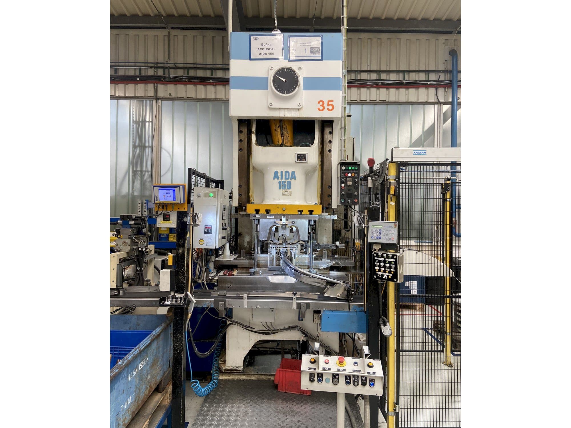 Čelní pohled  na AIDA NC1-150(2) (1996)  stroj