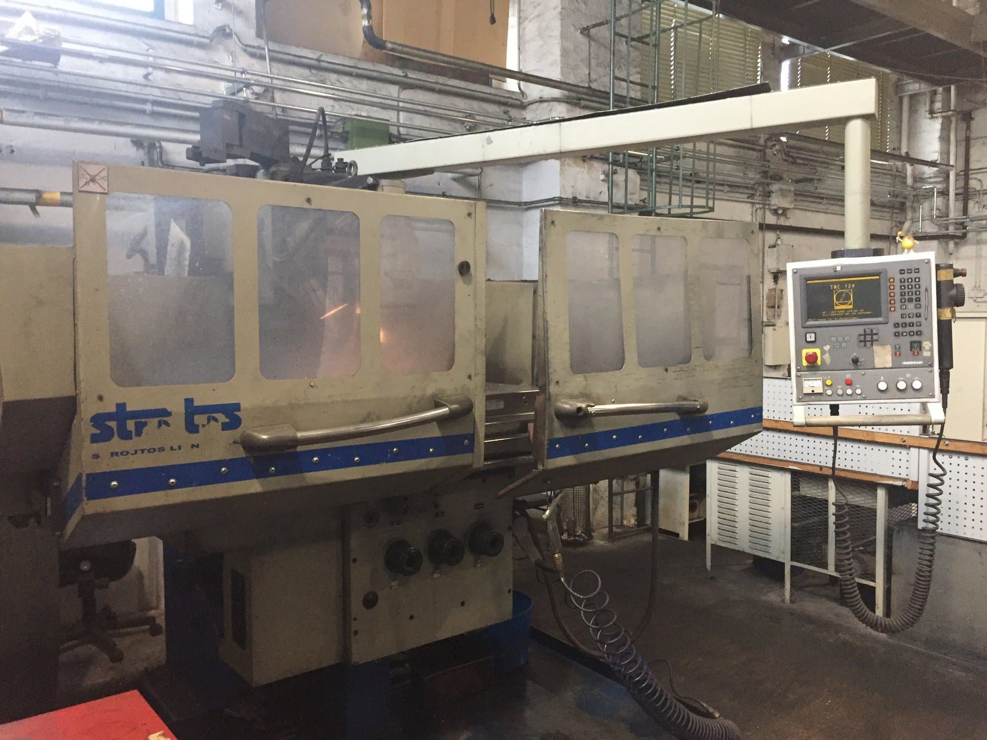 Čelní pohled  na Strojtos  FGS 63 NCP  stroj