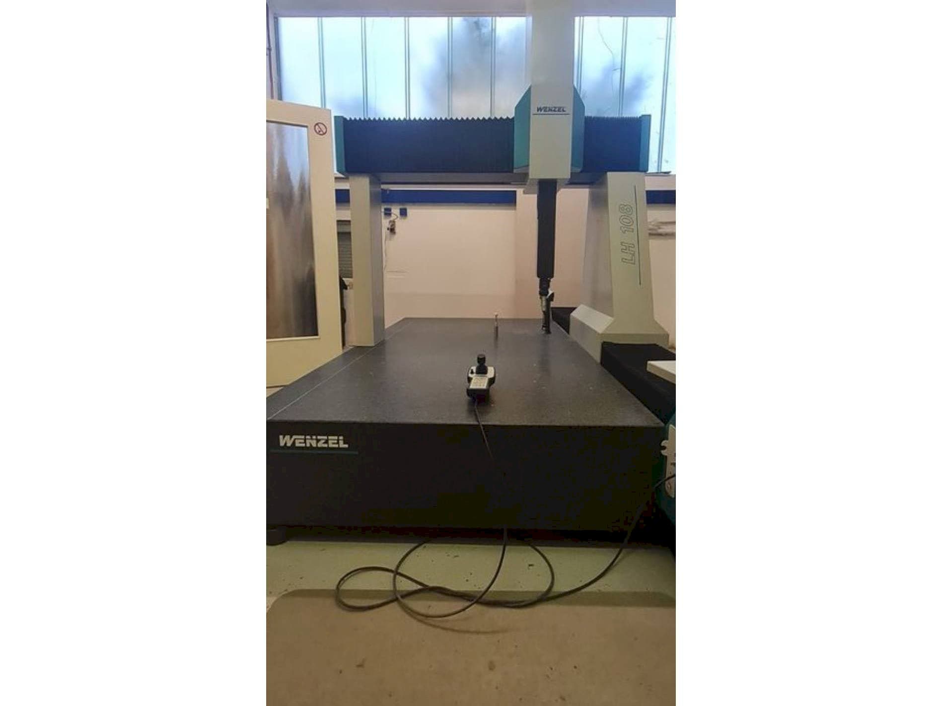 Čelní pohled  na Wenzel LH 108  stroj