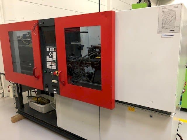 Levý boční pohled  na FERROMATIK MILACRON K40 D-E  stroj