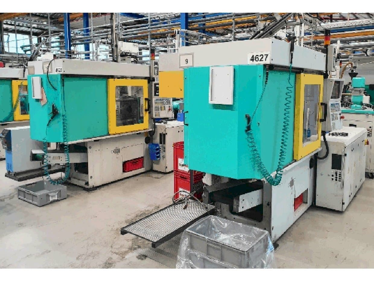 Levý boční pohled  na Arburg 320 C 600-250  stroj