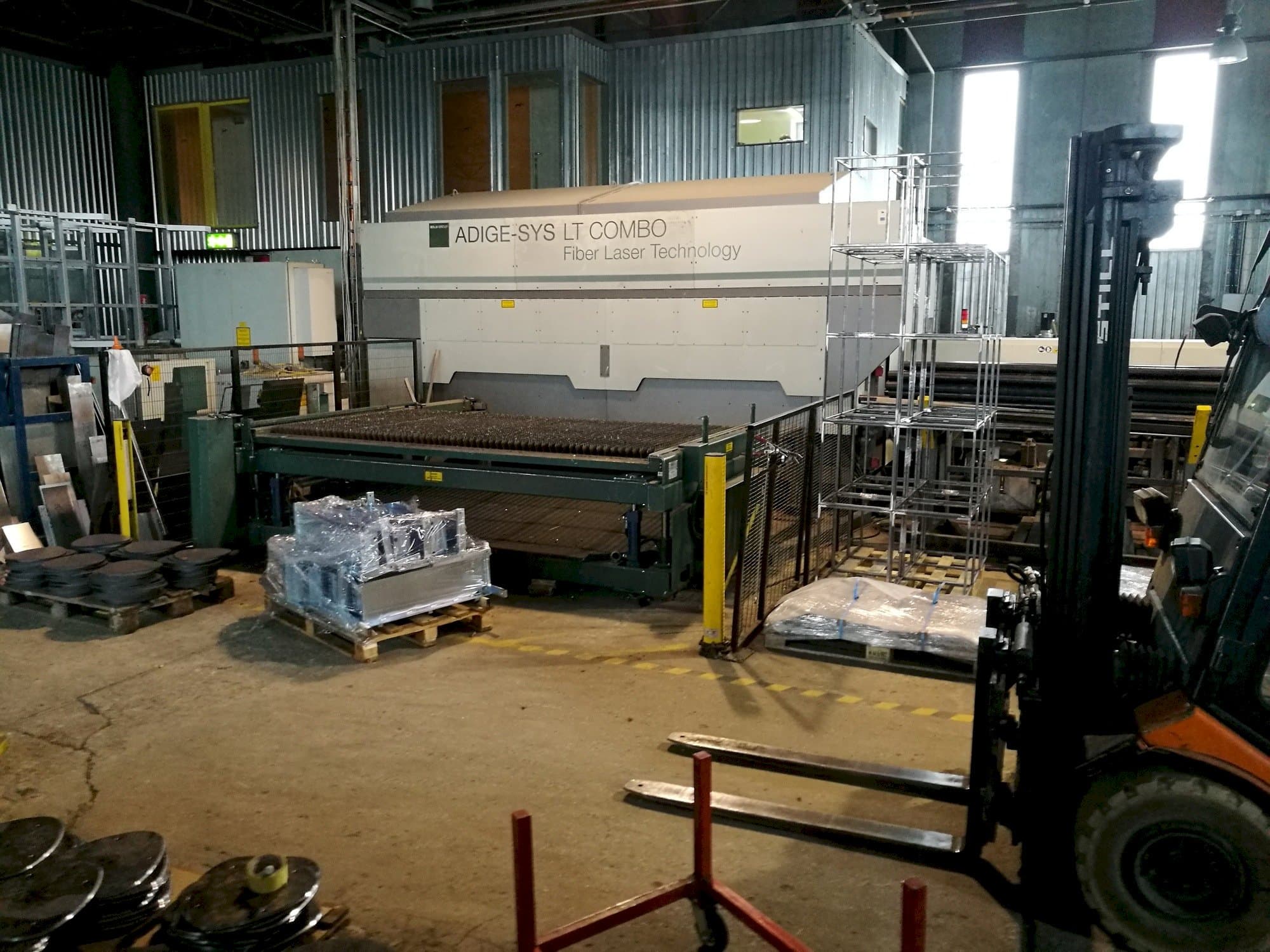 Čelní pohled  na BLM ADIGE LT COMBO  stroj