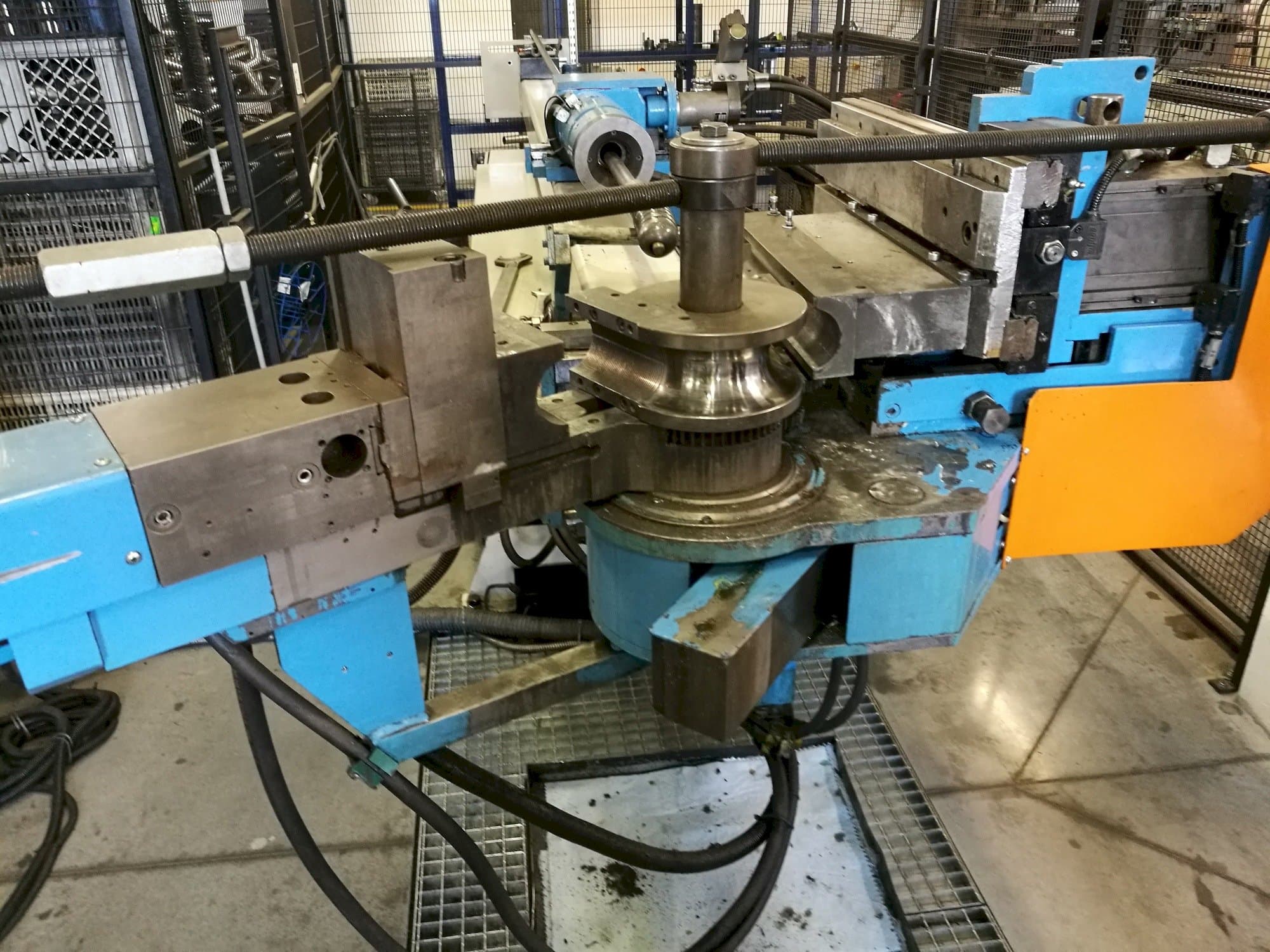 Čelní pohled  na Rasi S 80.5  stroj