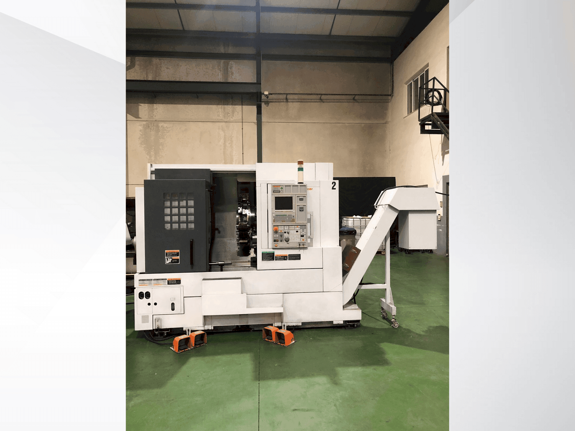 Čelní pohled  na MORI SEIKI NL2000SY  stroj