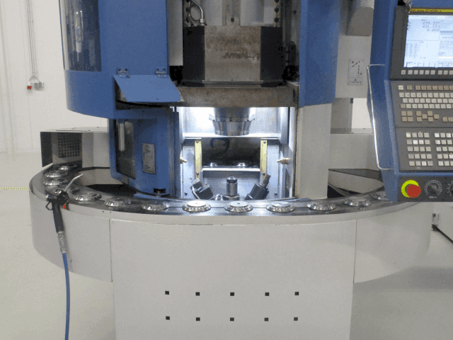 Čelní pohled  na EMAG VL3  stroj