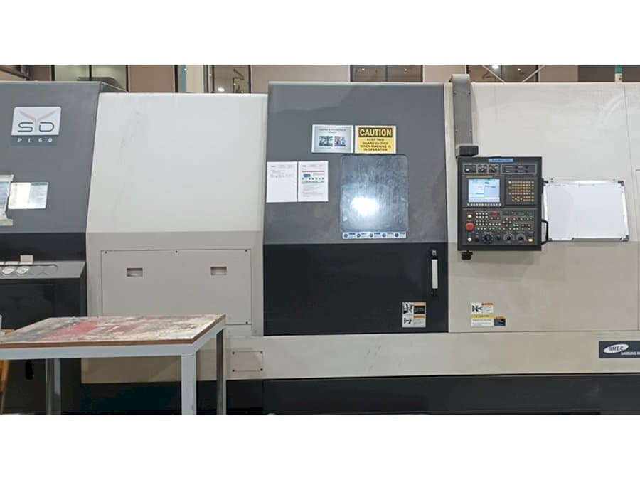 Čelní pohled  na Samsung PL60  stroj