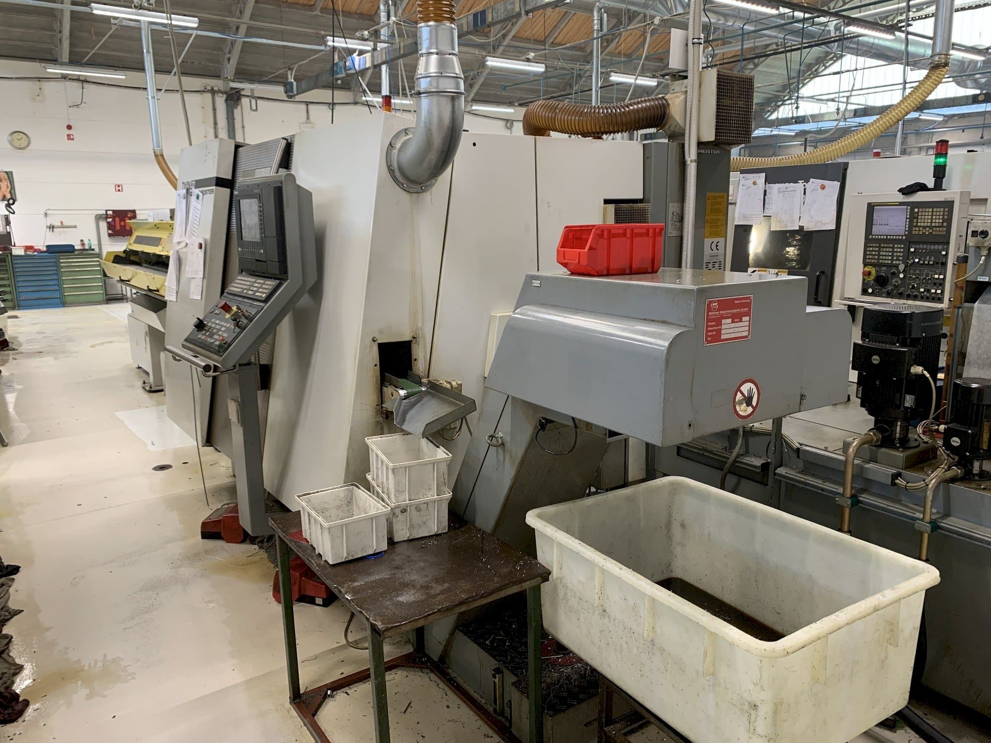 Čelní pohled  na Gildemeister Twin 32  stroj