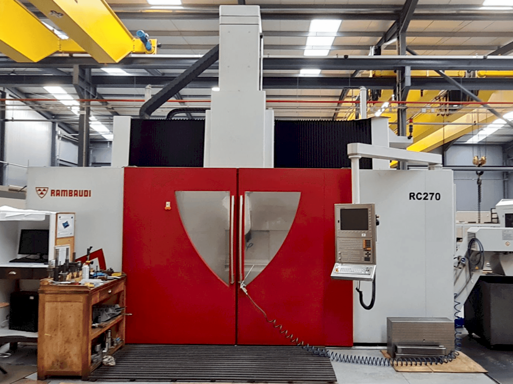 Čelní pohled  na Rambaudi RC 270  stroj