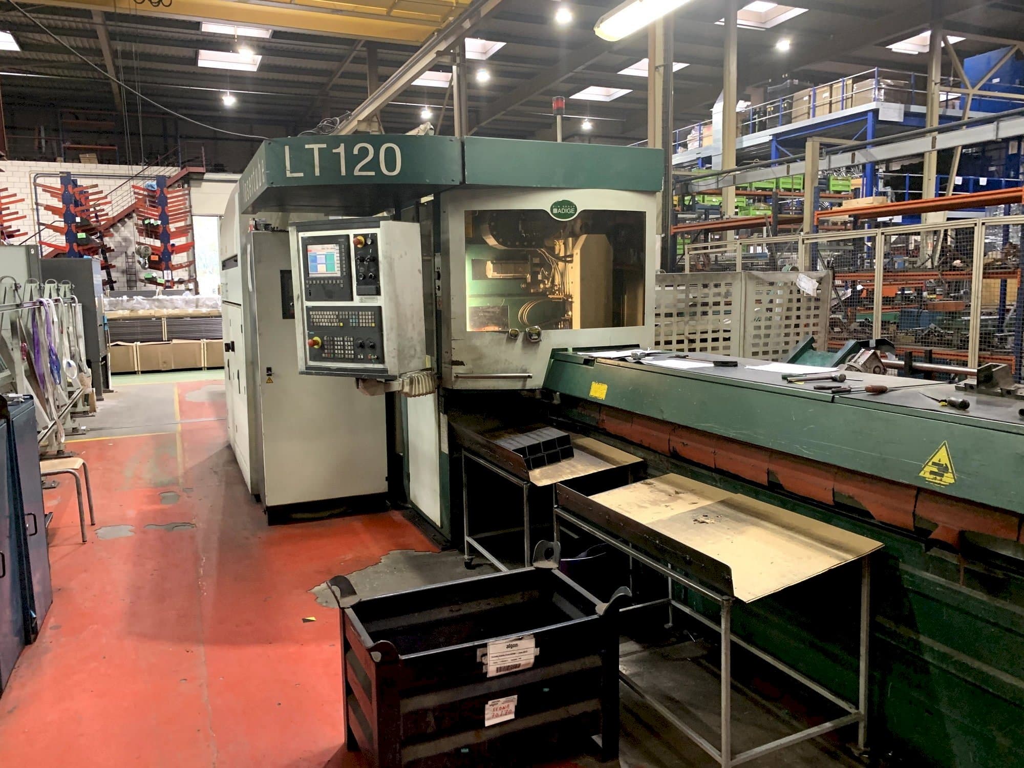 Čelní pohled  na ADIGE LT 120  stroj