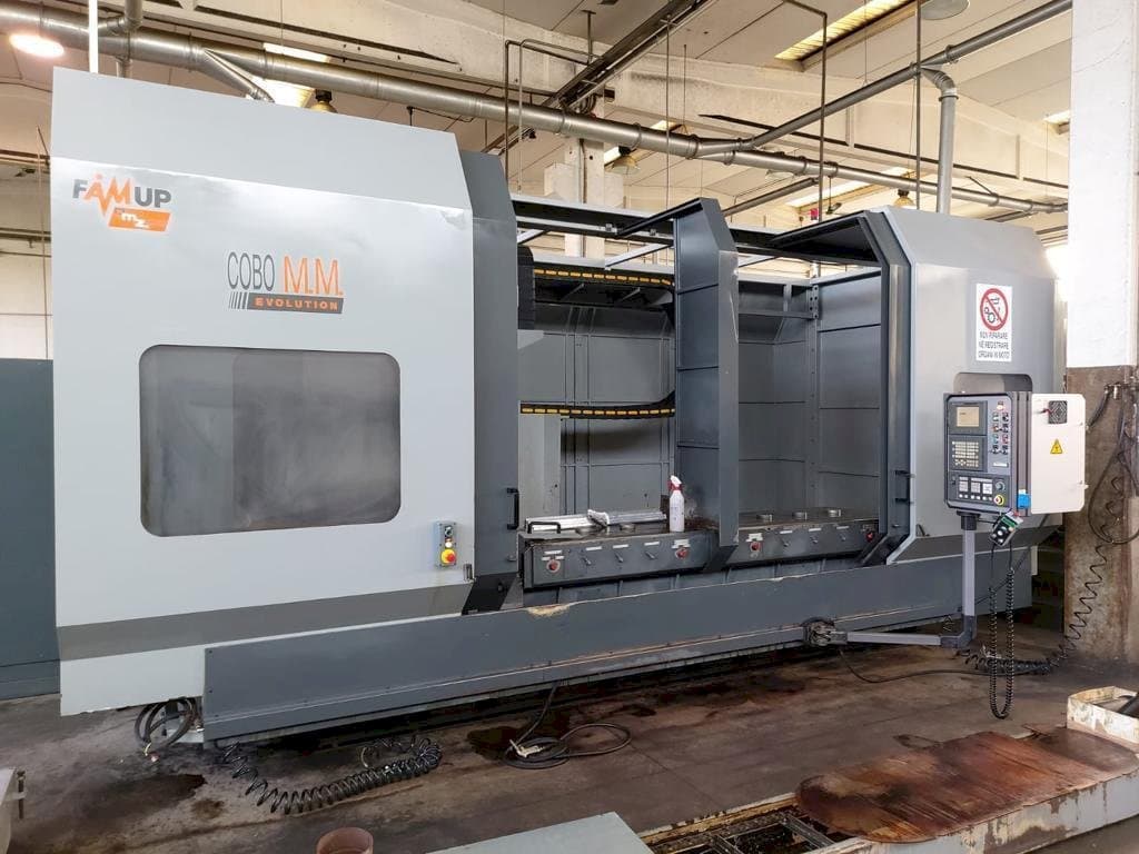 Čelní pohled  na FAMUP COBO 3000  stroj