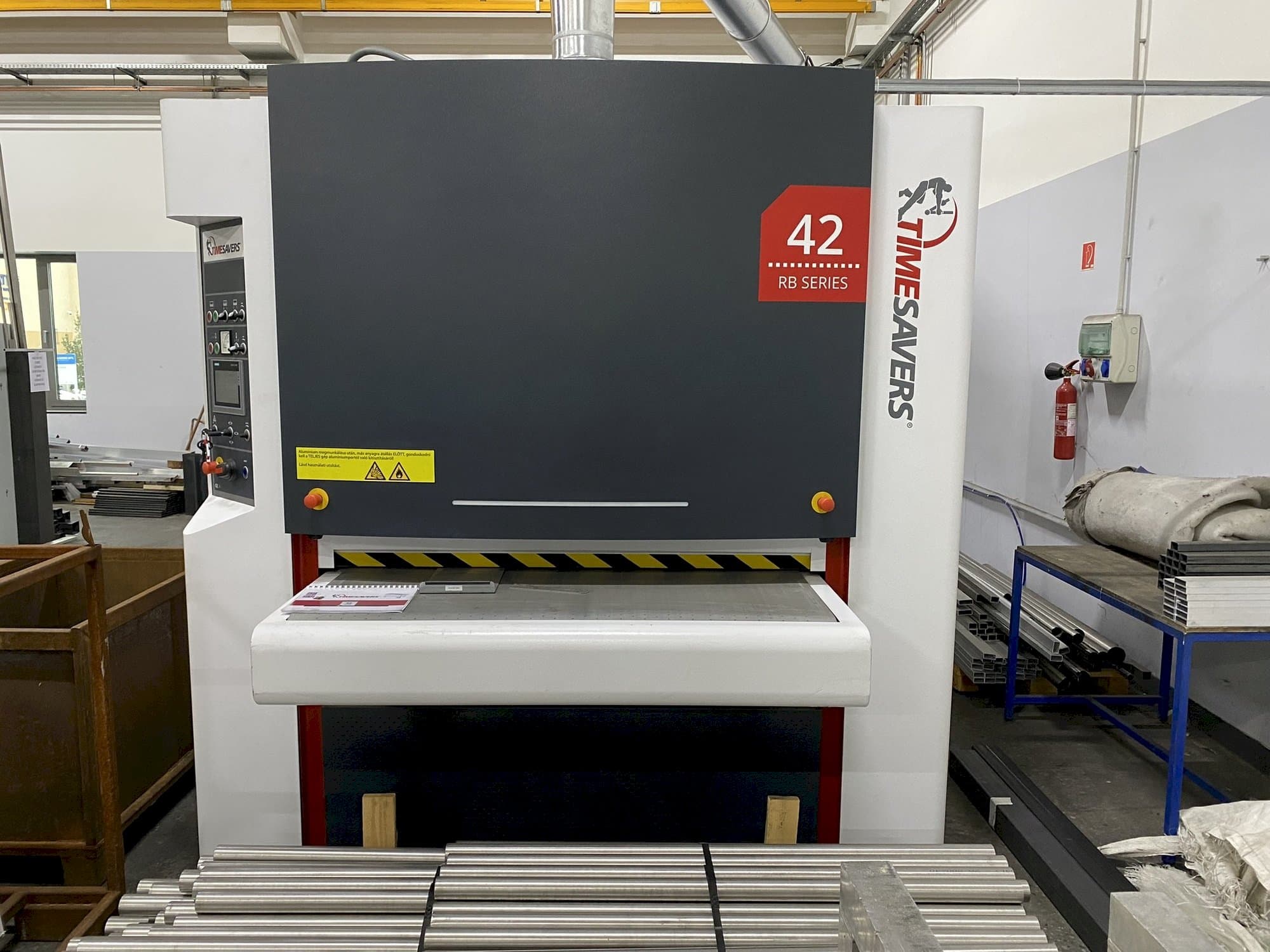 Čelní pohled  na TIMESAVERS 42-SERIE-1350-WRB  stroj