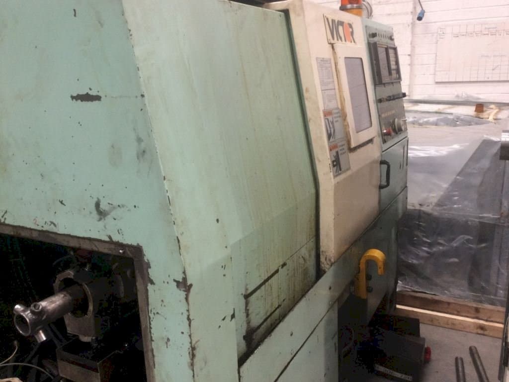 Čelní pohled  na Victor VT Plus/15  stroj