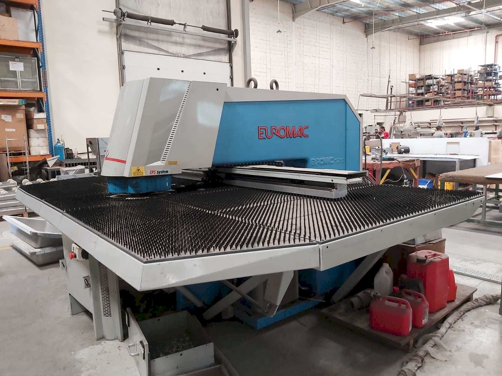 Čelní pohled  na Euromac MTX INDEX  stroj