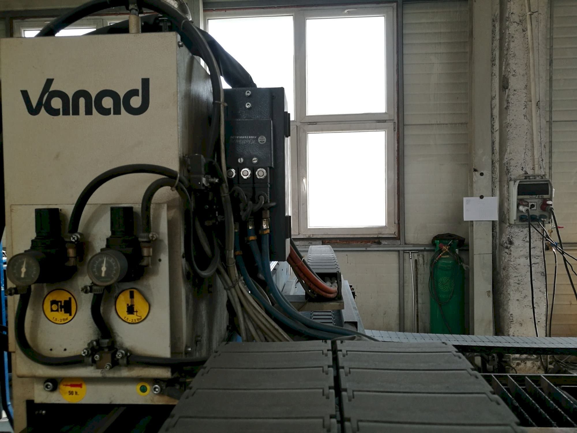 Čelní pohled  na Vanad Kjellberg Proxima HiFocus 80i  stroj