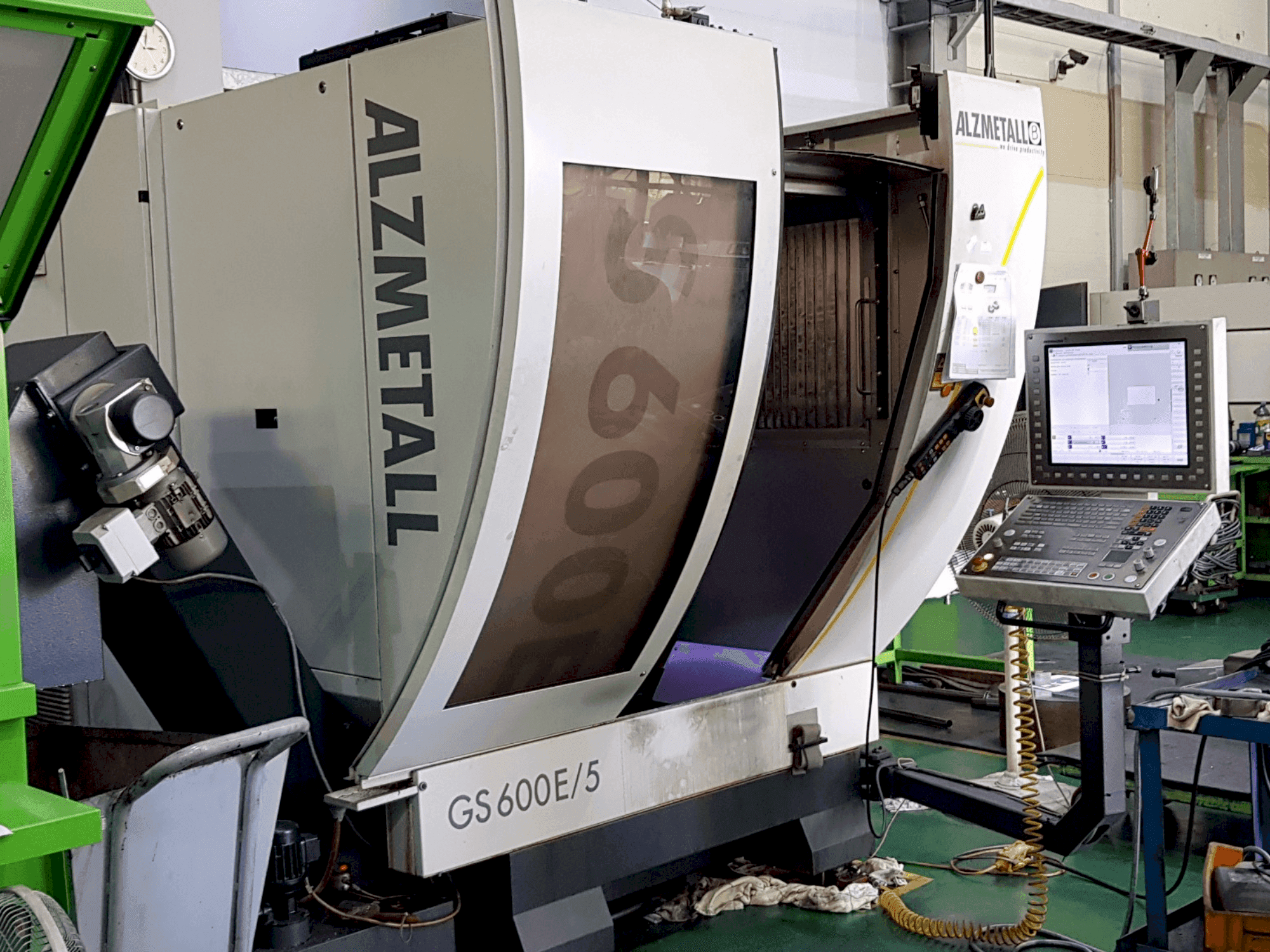 Čelní pohled  na Alzmetall GS600E/5  stroj