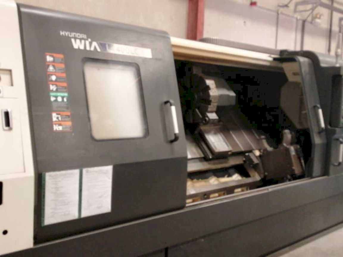 Čelní pohled  na Hyundai Wia L400LC  stroj