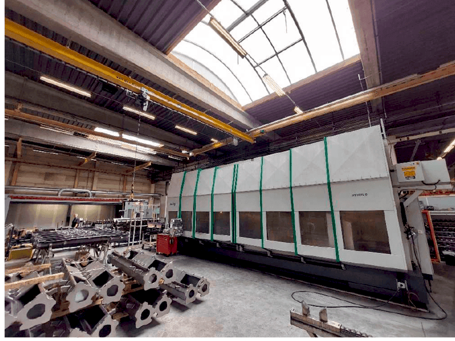 Čelní pohled  na Unisign Univers 6  stroj