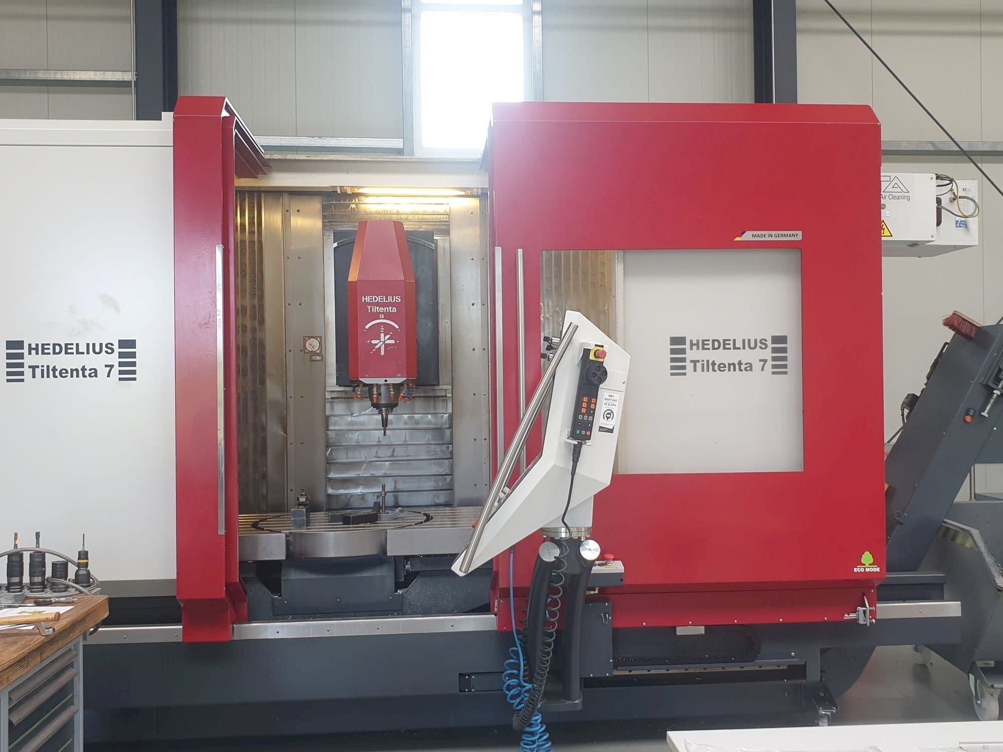 Čelní pohled  na HEDELIUS Tiltenta 7  stroj