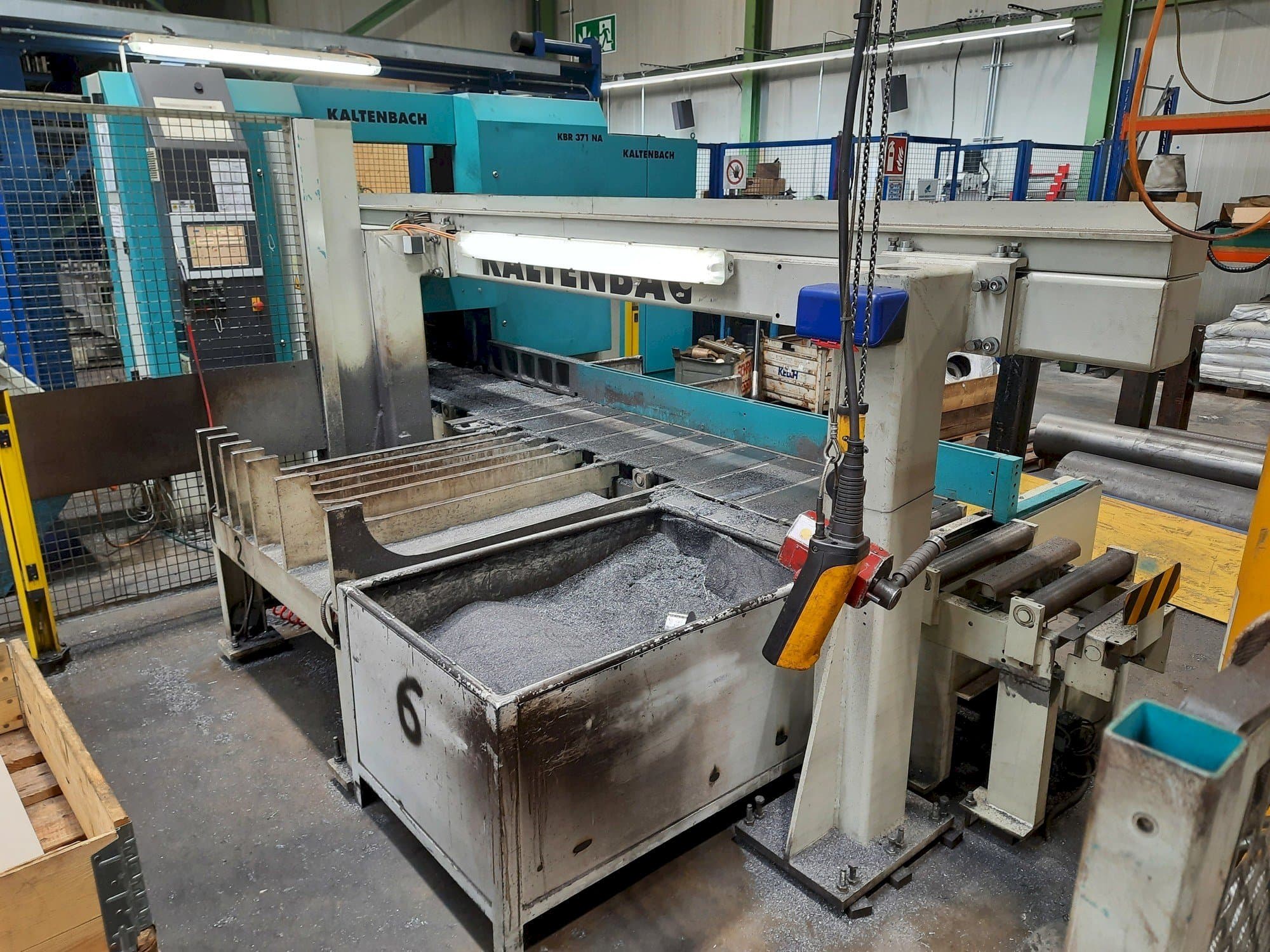 Čelní pohled  na KALTENBACH KBR 371 NA  stroj