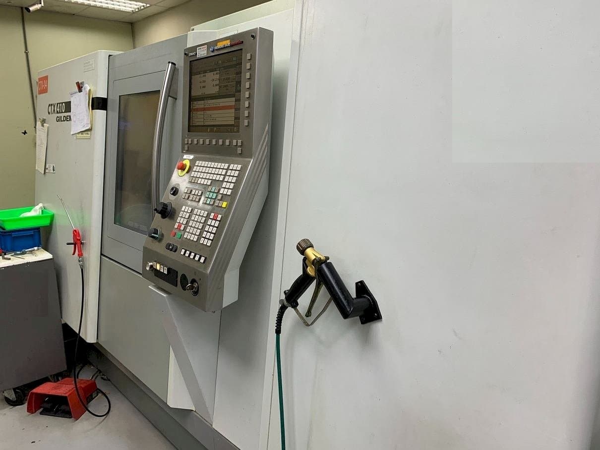 Čelní pohled  na Gildemeister CTX 410V6  stroj