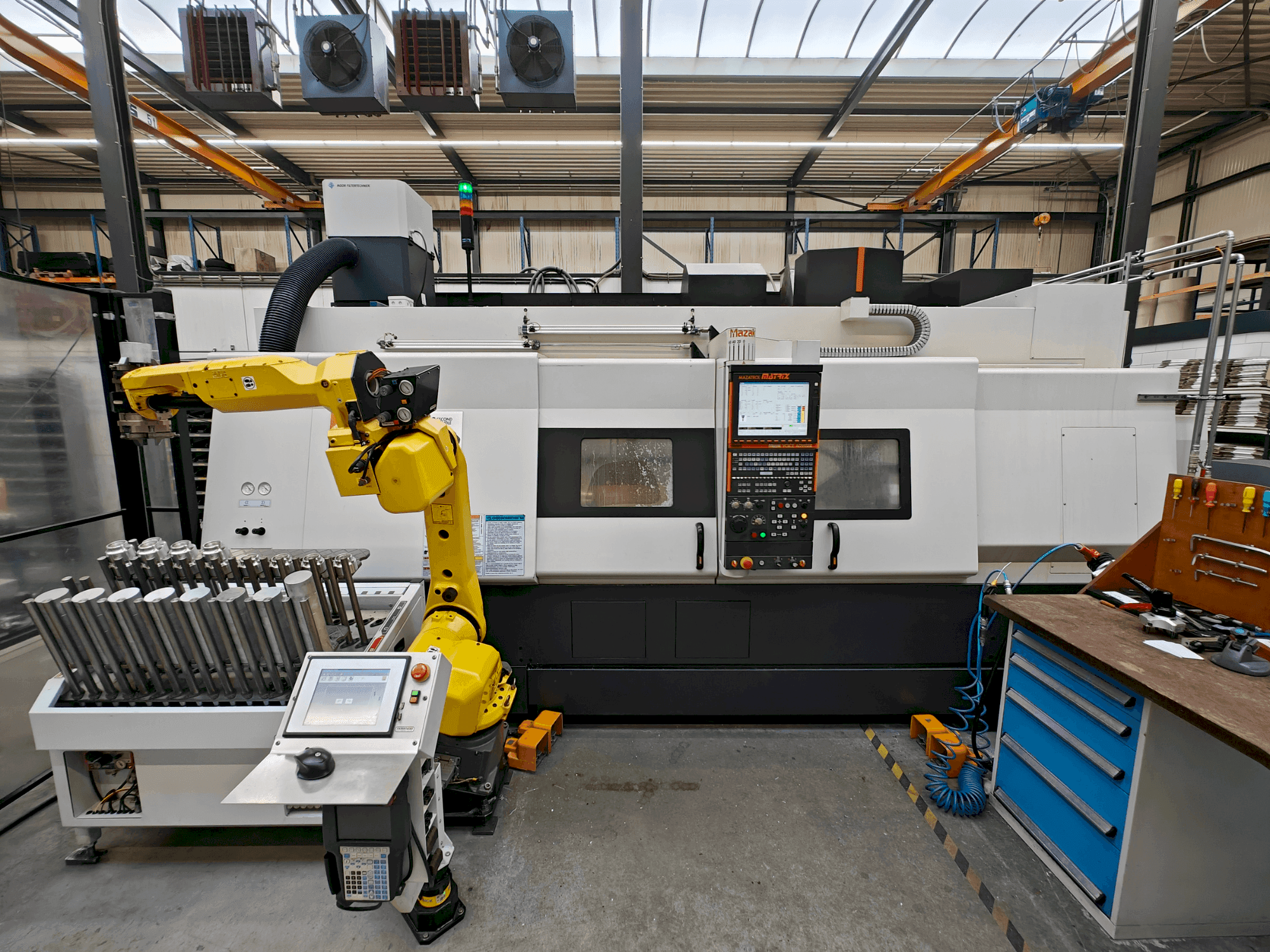 Čelní pohled  na Mazak Integrex 400-IV-S x 1500  stroj