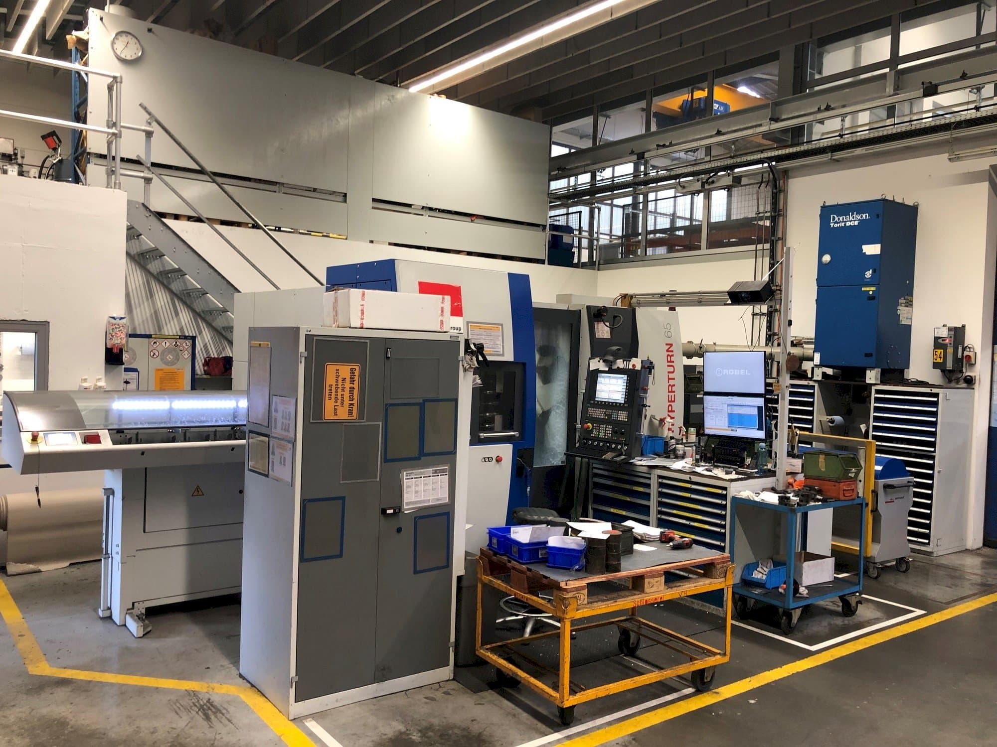 Čelní pohled  na EMCO HYPERTURM 65 PM  stroj