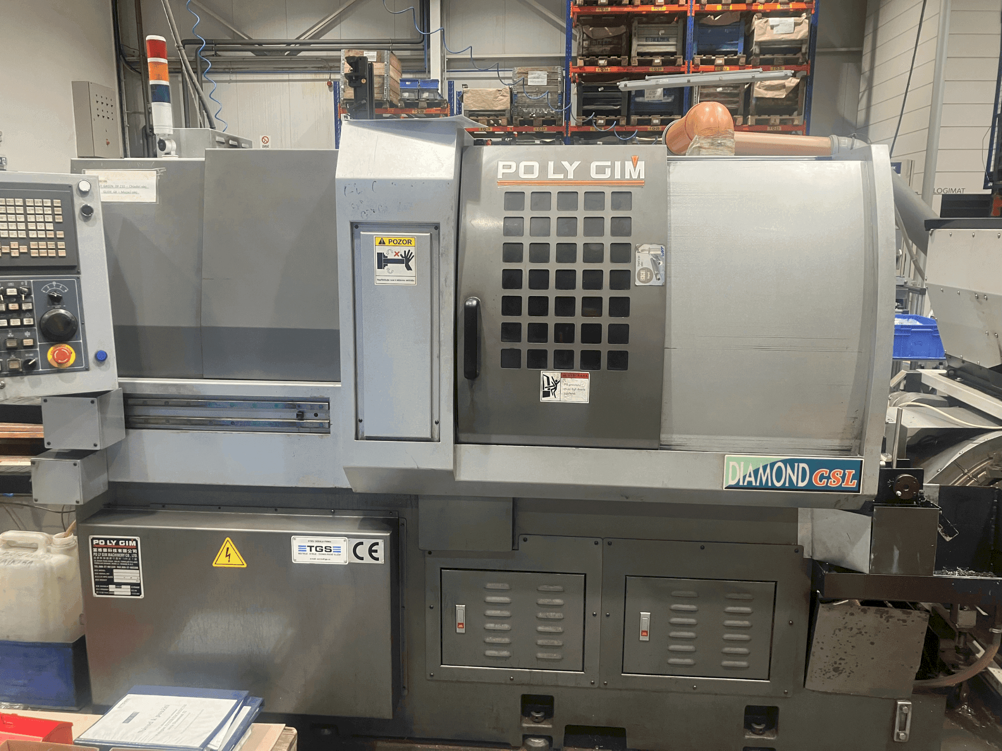 Čelní pohled  na PO LY GIM Diamond 32CSL  stroj