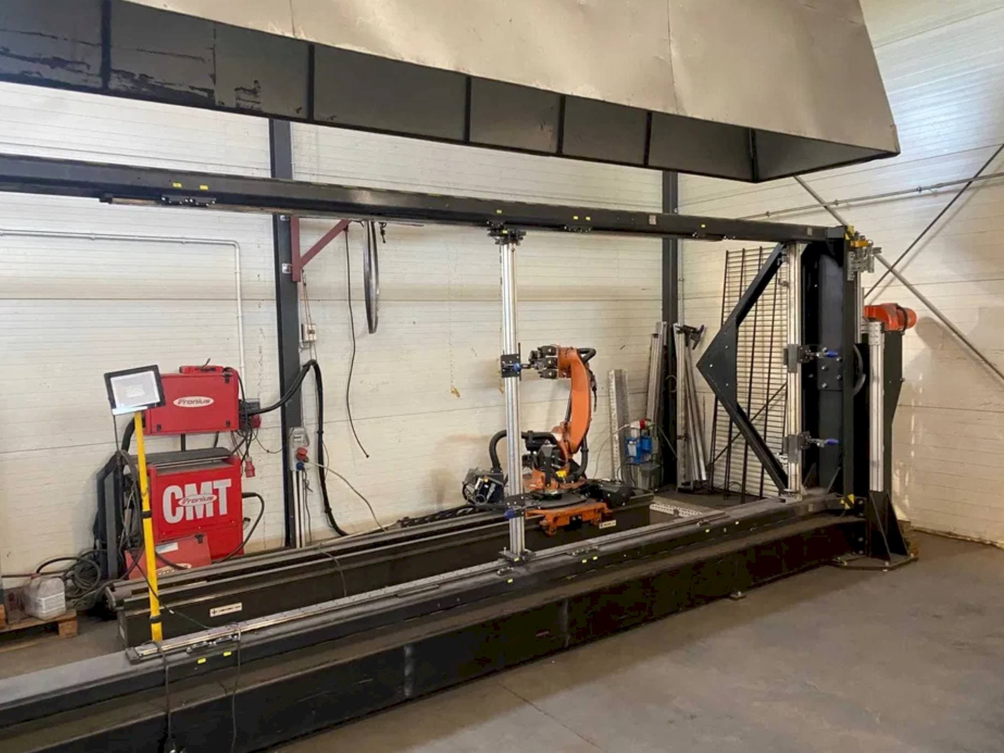 Čelní pohled  na Kronos Kjellberg KR 16 L6 ARC-C  stroj