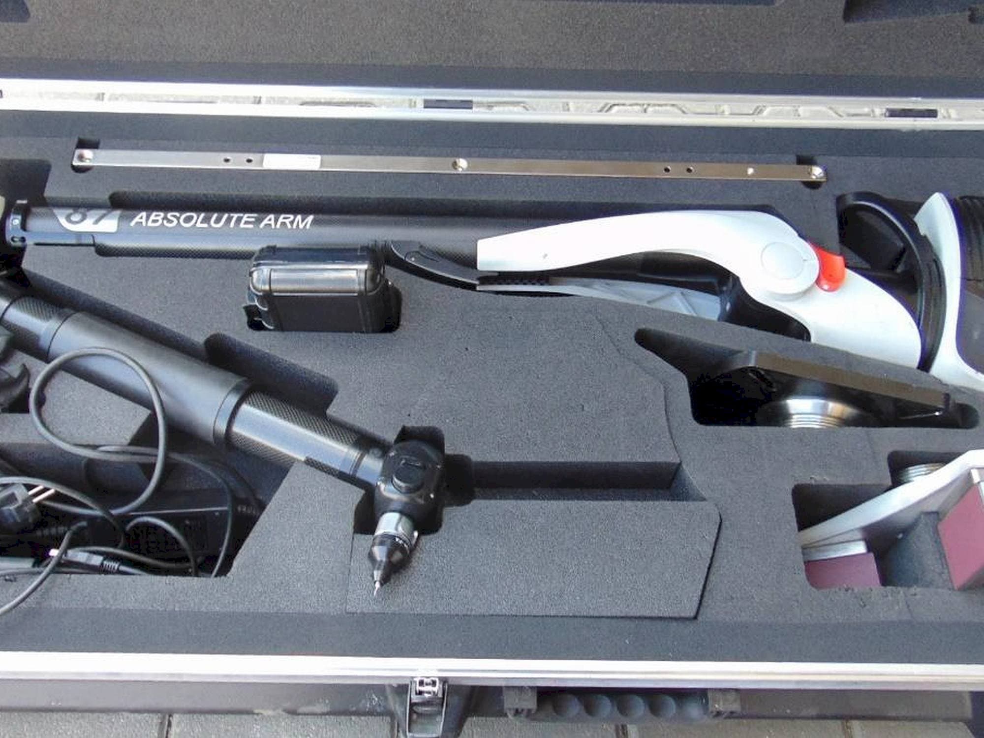 Čelní pohled  na Hexagon RA8 V1  stroj