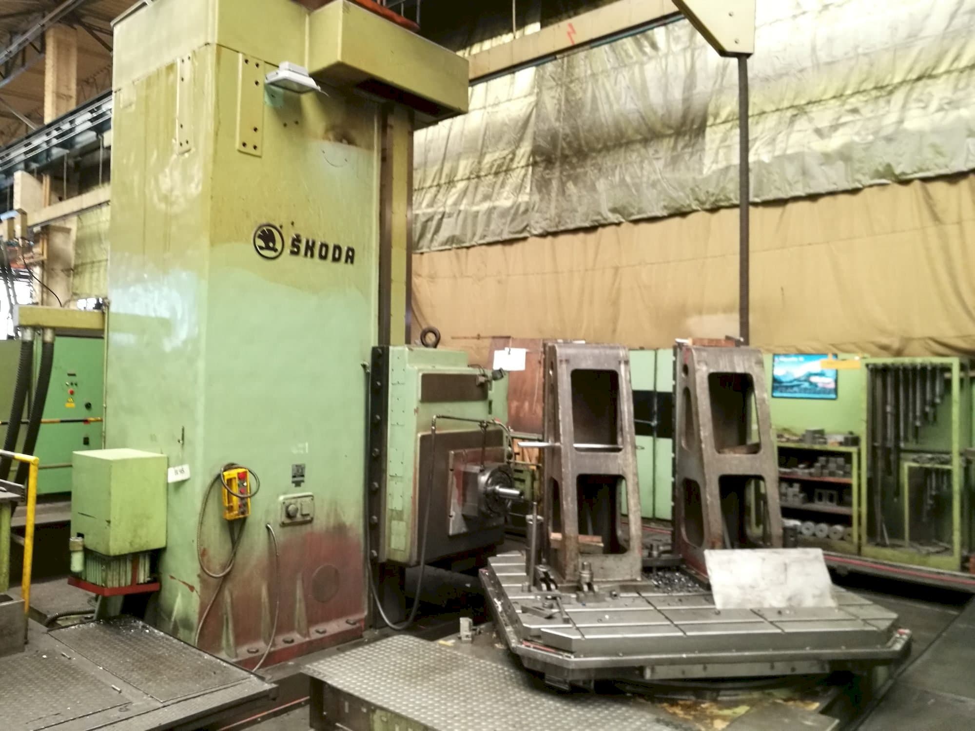 Čelní pohled  na SKODA WI 130  stroj