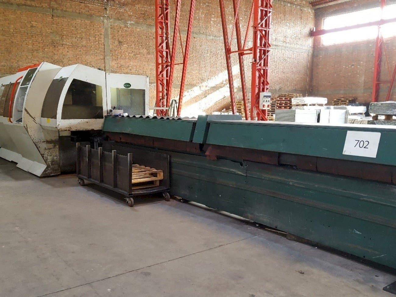 Čelní pohled  na BLM ADIGE LT 702D  stroj