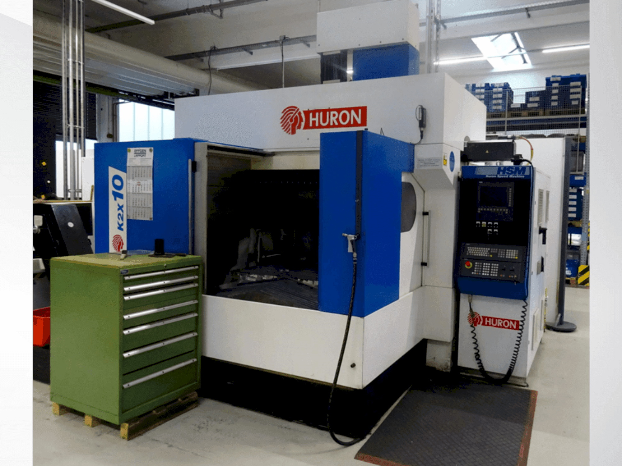 Čelní pohled  na Huron K2X 10  stroj